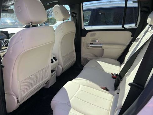 Certified 2024 Mercedes-Benz GLB 250 4MATIC image 11
