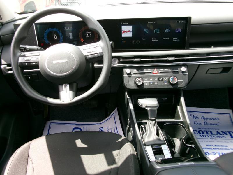 Used 2025 Hyundai Tucson SE FWD image 11