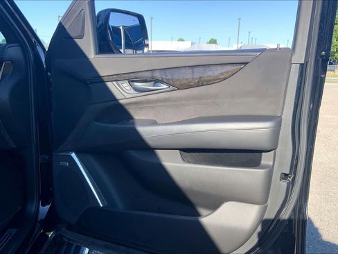 Used 2016 Cadillac Escalade Platinum AWD/4WD image 23