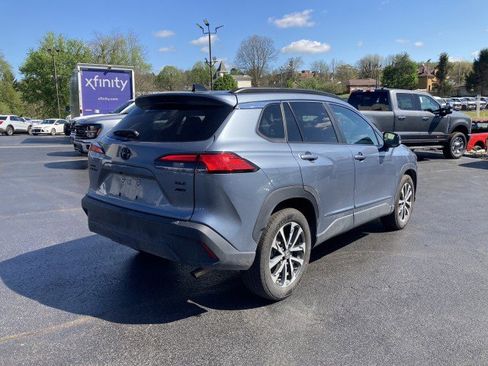 Used 2025 Toyota Corolla Cross XLE w/ Convenience Package image 5