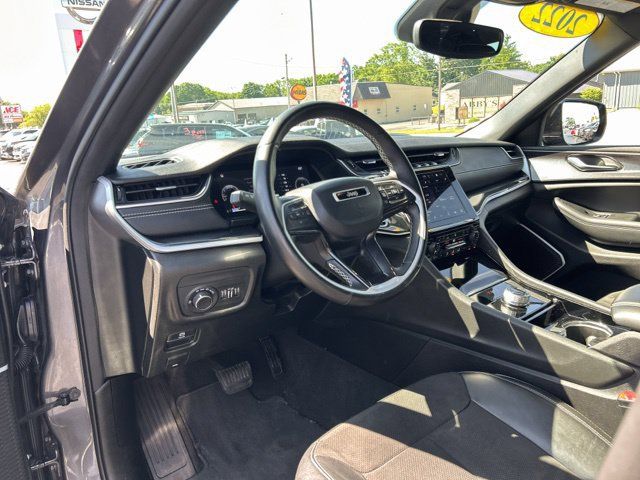 Used 2022 Jeep Grand Cherokee Altitude AWD/4WD image 26