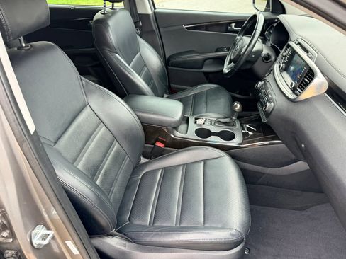 Used 2018 Kia Sorento EX image 31