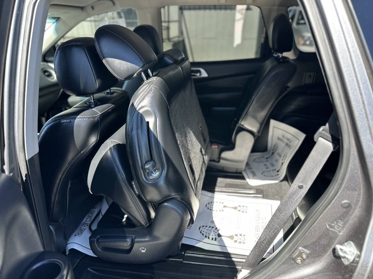 Used 2018 Nissan Pathfinder SL FWD image 18