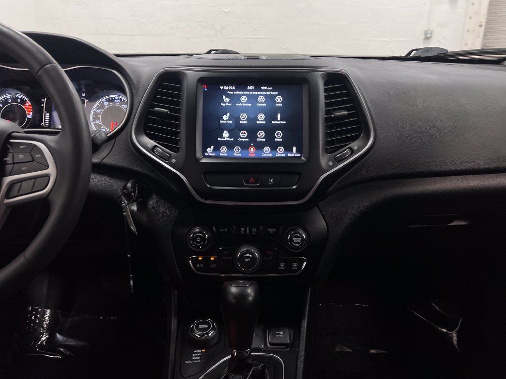 Used 2022 Jeep Cherokee Latitude w/ Sun & Sound Group AWD/4WD image 18