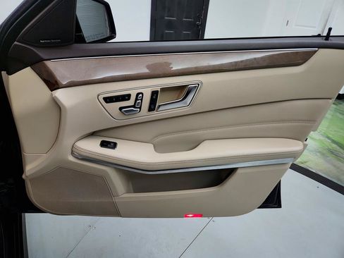 Used 2014 Mercedes-Benz E 350 Sedan image 29