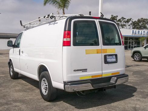Used 2014 Chevrolet Express 2500 RWD image 9