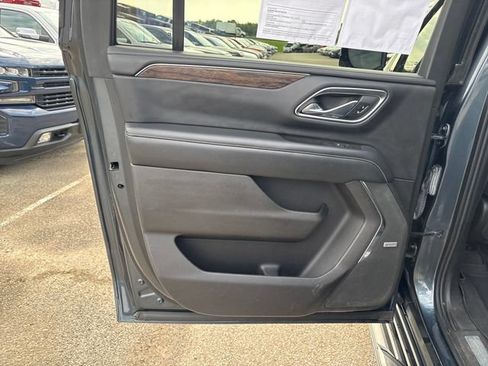 Used 2021 Chevrolet Suburban Premier w/ Premium Package AWD/4WD image 20