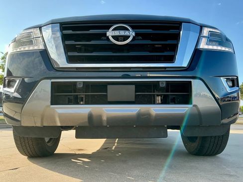 Used 2021 Nissan Armada Platinum w/ Captain's Chairs Package image 9