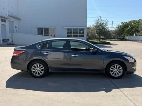 Used 2013 Nissan Altima 2.5 S image 10