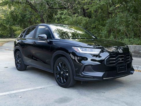 Used 2025 Honda HR-V Sport image 2