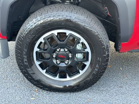 Used 2025 Toyota Tacoma TRD Off-Road image 12