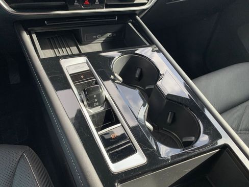 Used 2025 Volkswagen Atlas Cross Sport SE image 43