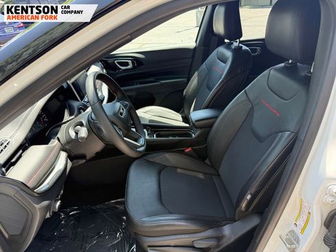 Used 2023 Jeep Compass Trailhawk image 30