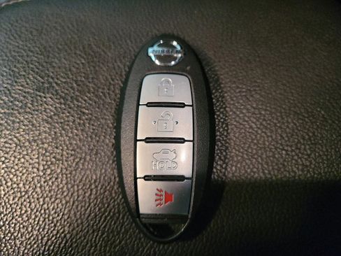 Used 2020 Nissan Versa S FWD image 32