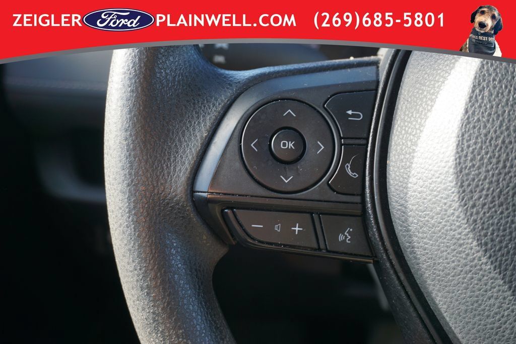 Used 2022 Toyota RAV4 LE AWD/4WD image 21