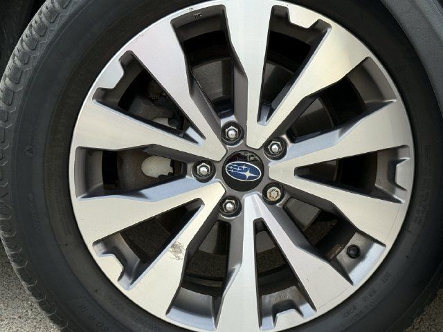 Used 2017 Subaru Outback 3.6R Touring AWD/4WD image 8