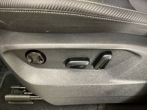 Used 2023 Volkswagen Atlas Cross Sport SE w/ Panoramic Sunroof Package image 14