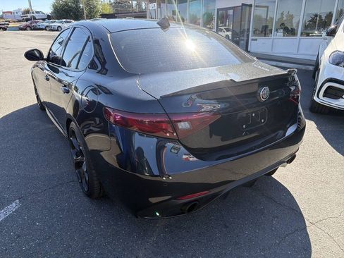 Used 2019 Alfa Romeo Giulia Ti Sport w/ Quick Order Package 22S Sport AWD/4WD image 3