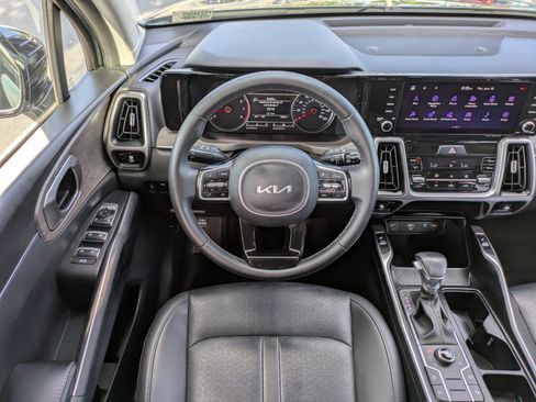Certified 2023 Kia Sorento S w/ Panoramic Sunroof Package AWD/4WD image 13