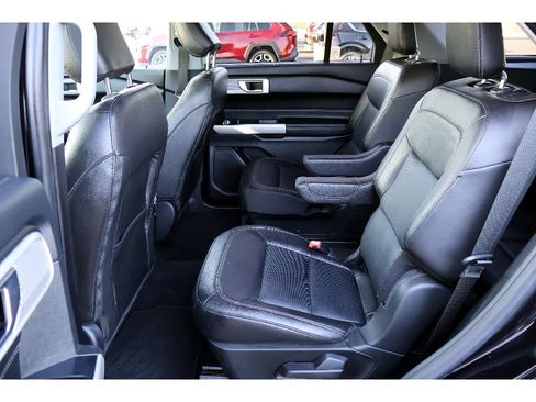 Used 2022 Ford Explorer Limited w/ Equipment Group 301A RWD image 27