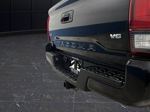 Used 2022 Toyota Tacoma SR image 29