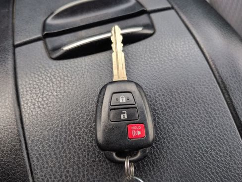 Certified 2018 Toyota Highlander LE FWD image 26