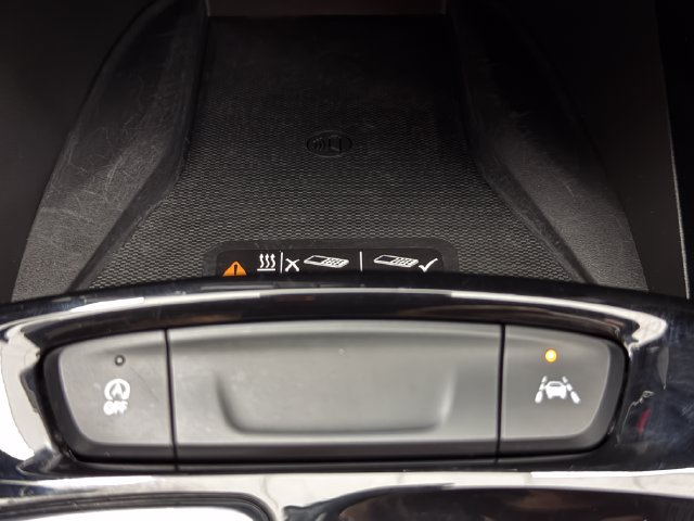 Used 2026 Chevrolet Trax RS w/ Sunroof Package FWD image 19