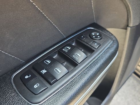 Used 2023 Dodge Charger SXT RWD image 21