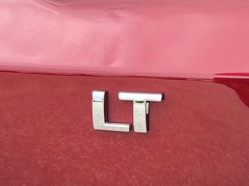 Certified 2025 Chevrolet Trax LT w/ LT Convenience Package FWD image 33