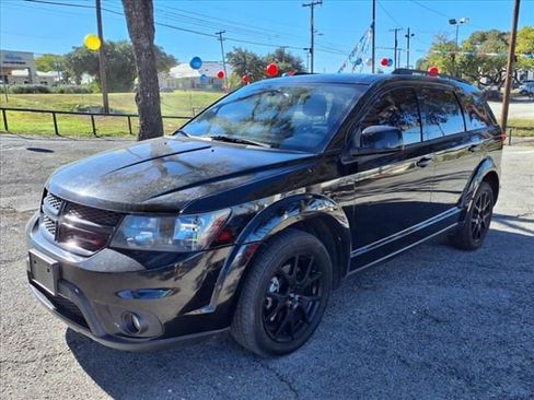 Used 2019 Dodge Journey SE w/ Blacktop Package FWD image 6