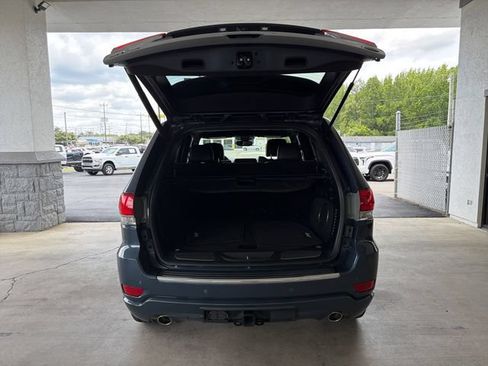 Used 2019 Jeep Grand Cherokee Overland AWD/4WD image 15
