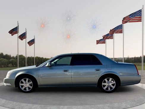 Used 2007 Cadillac DTS Luxury I w/ Trunk Convenience Package image 4