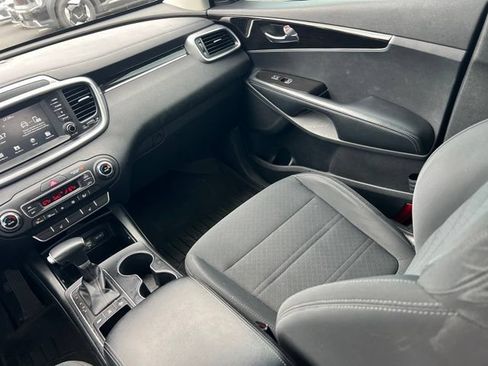 Used 2020 Kia Sorento LX w/ LX I4 Convenience Package AWD/4WD image 11