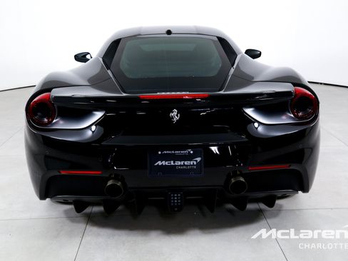 Used 2017 Ferrari 488 GTB RWD image 7