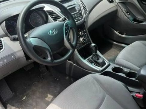 Used 2016 Hyundai Elantra SE FWD image 3