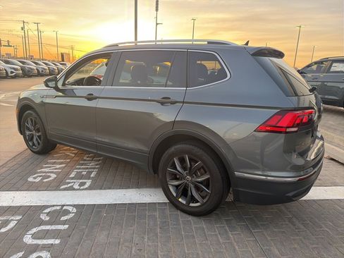 Used 2022 Volkswagen Tiguan SE w/ Panoramic Sunroof Package image 15