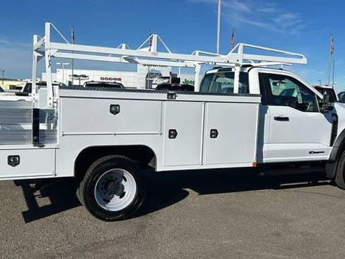 New 2025 Ford F550 4x4 Regular Cab Super Duty image 6