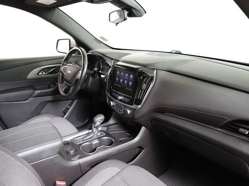 Used 2022 Chevrolet Traverse LT AWD/4WD image 8
