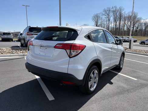 Used 2021 Honda HR-V LX image 9