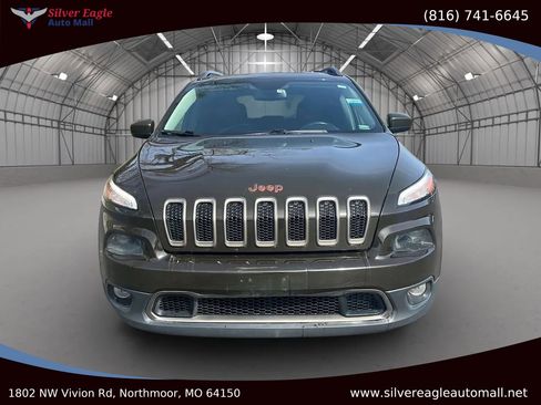 Used 2016 Jeep Cherokee 75th Anniversary image 8
