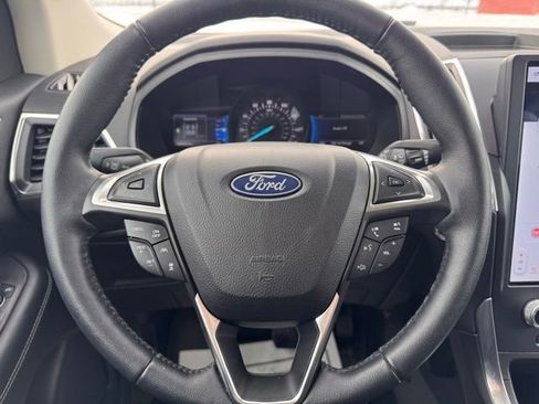 Used 2023 Ford Edge Titanium image 9