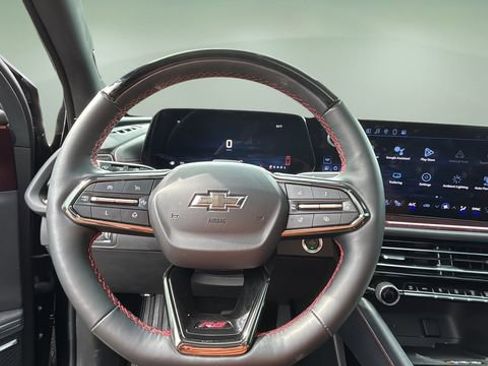 Used 2024 Chevrolet Traverse RS image 10