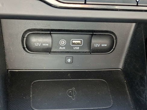 Used 2018 Kia Niro Touring FWD image 24