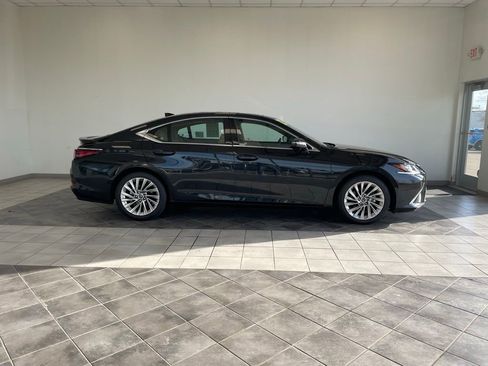 Used 2022 Lexus ES 350 Ultra Luxury image 4