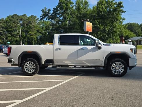 Used 2022 GMC Sierra 2500 Denali w/ Technology Package AWD/4WD image 6