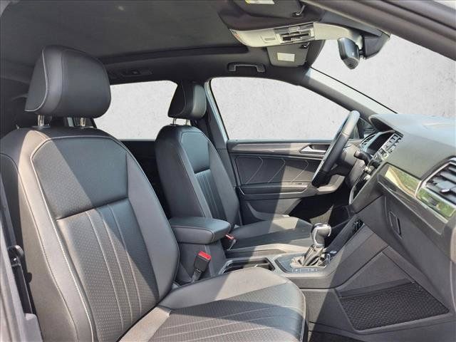 Used 2024 Volkswagen Tiguan SE R-Line FWD image 22