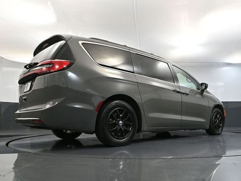 Used 2022 Chrysler Pacifica Touring-L image 55