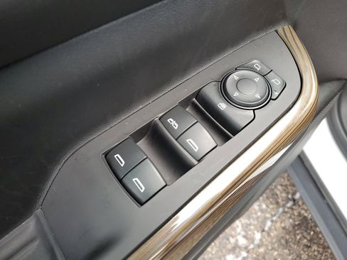 Used 2020 GMC Acadia SLE w/ Driver Convenience Package image 27