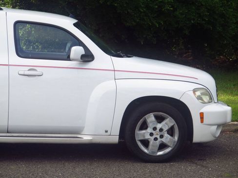 Used 2008 Chevrolet HHR LT FWD image 20