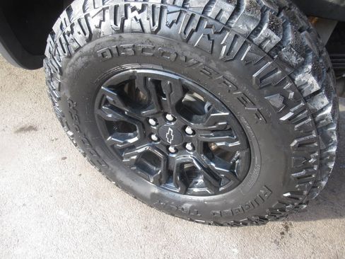 Used 2024 Chevrolet Silverado 1500 ZR2 w/ Technology Package image 23